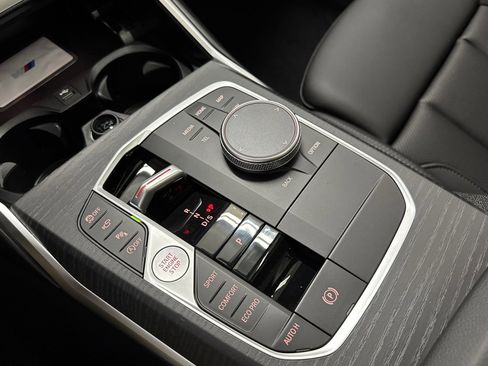 Used 2026 BMW 330i Sedan w/ M Sport Package image 18