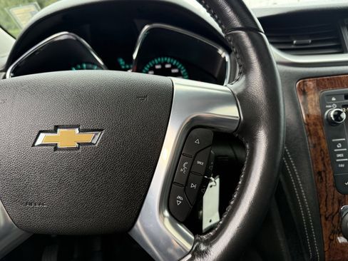 Used 2014 Chevrolet Traverse LT w/ LPO, 'HIT The Road' Package image 29