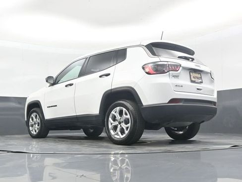 Used 2025 Jeep Compass Sport image 42