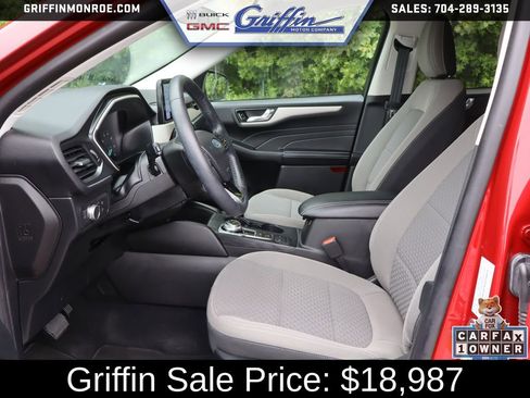 Used 2021 Ford Escape SE w/ Convenience Package FWD image 12