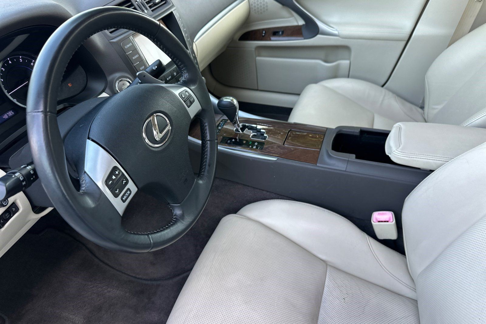 Used 2011 Lexus IS 350 AWD w/ Luxury Plus Value Edition image 4