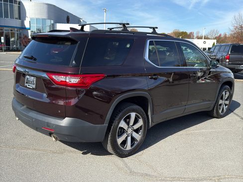 Used 2020 Chevrolet Traverse LT w/ LT Premium Package image 7