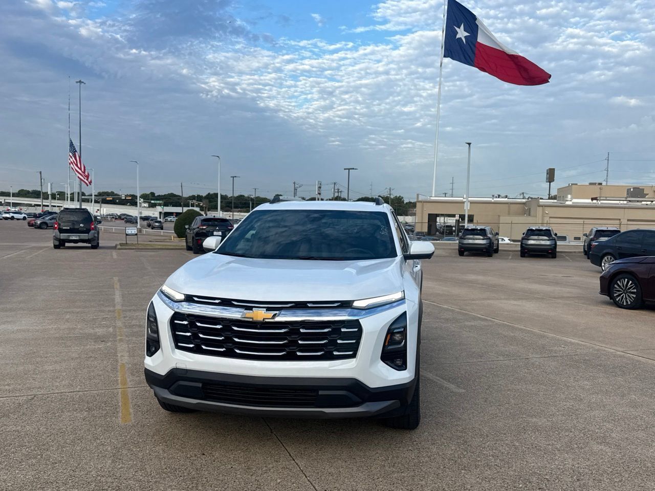 Used 2025 Chevrolet Equinox LT w/ Convenience Package II FWD image 6
