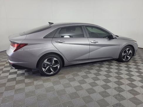 Used 2023 Hyundai Elantra SEL w/ Convenience Package FWD image 10