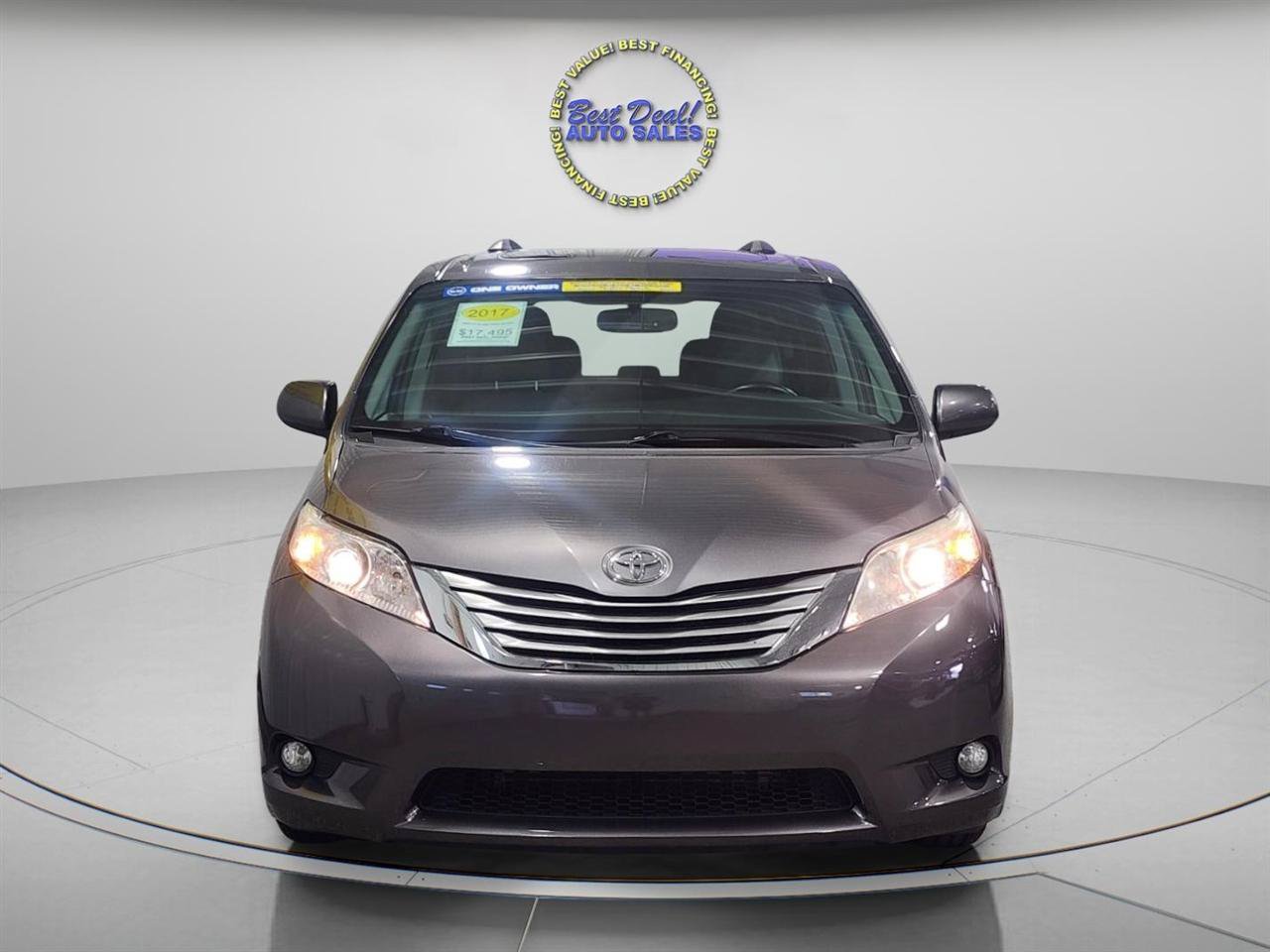 Used 2017 Toyota Sienna XLE AWD/4WD image 8
