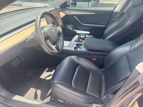 Used 2022 Tesla Model 3 Standard Range RWD image 1