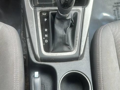Used 2014 Hyundai Elantra SE FWD image 32