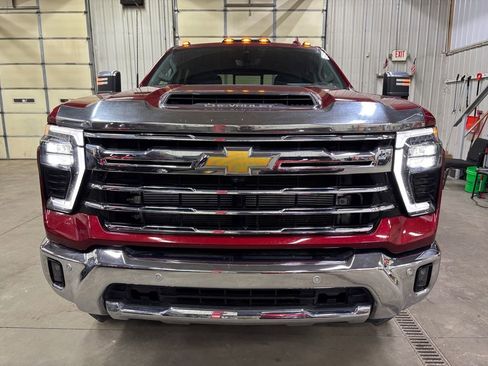 Used 2024 Chevrolet Silverado 3500 LTZ w/ LTZ Convenience Package image 11