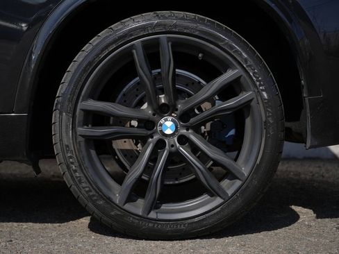 Used 2016 BMW X5 M image 14