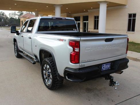 Used 2021 Chevrolet Silverado 2500 Custom w/ Custom Value Package image 12