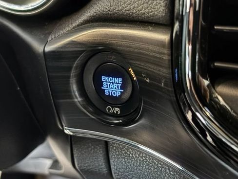 Used 2019 Jeep Grand Cherokee Limited RWD image 25