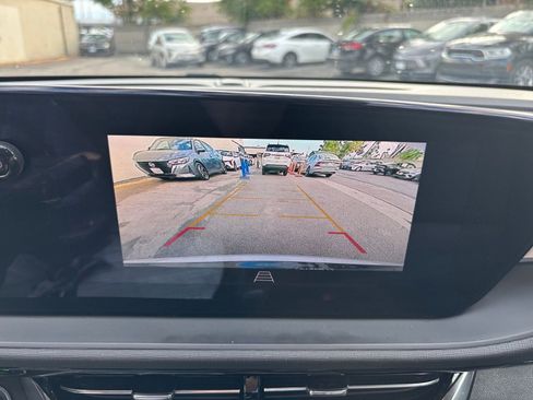 Used 2025 Buick Envista Sport Touring image 17