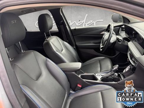 Used 2025 Buick Encore GX Sport Touring w/ Experience Buick Package FWD image 24