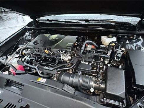 Used 2025 Toyota Camry LE image 34