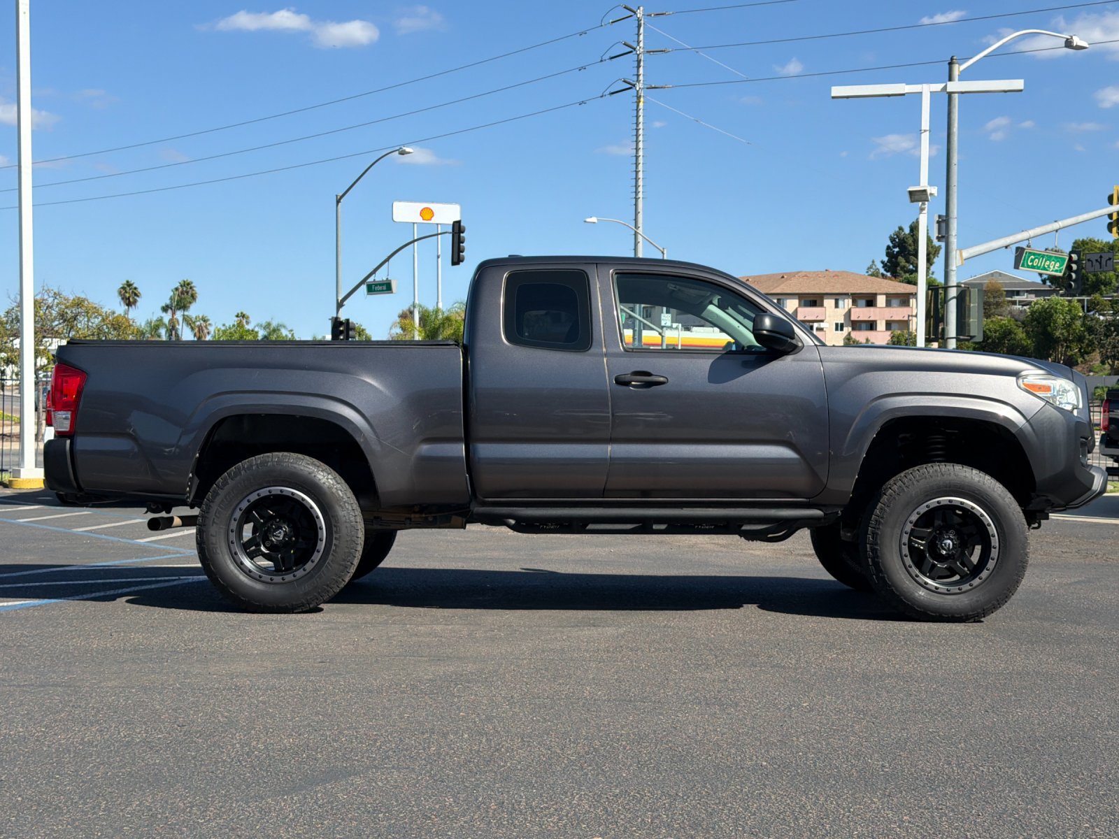 Used 2016 Toyota Tacoma SR AWD/4WD image 6