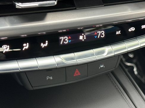 Used 2024 Cadillac XT4 Premium Luxury image 29