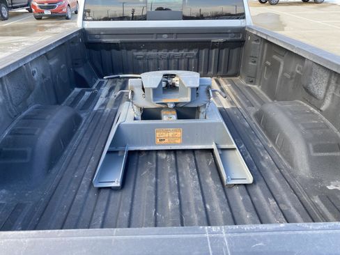 Used 2023 GMC Sierra 3500 Denali w/ Technology Package image 6