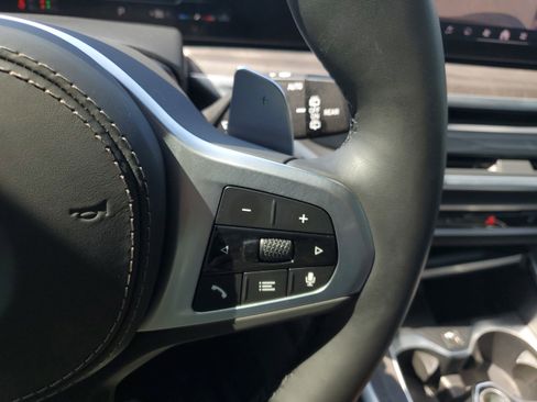 Used 2025 BMW X7 xDrive40i w/ M Sport Package image 27