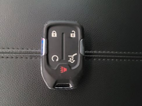 Used 2024 GMC Terrain SLT image 32