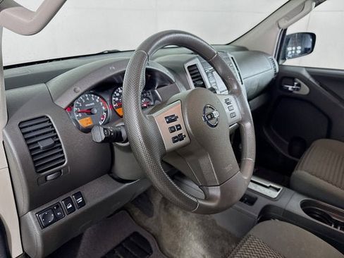 Used 2016 Nissan Frontier SV image 9