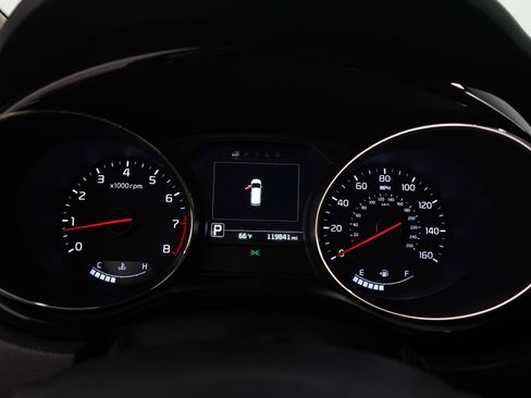 Used 2016 Kia Sedona SX FWD image 33