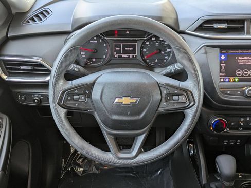 Used 2023 Chevrolet TrailBlazer LT FWD image 13