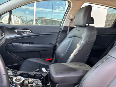 Used 2023 Kia Sportage EX AWD/4WD image 4