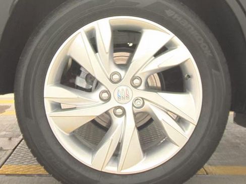 Used 2024 Buick Encore GX Preferred AWD/4WD image 11