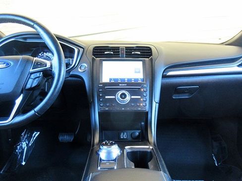 Used 2020 Ford Fusion Titanium image 21