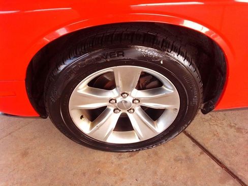 Used 2018 Dodge Challenger SXT RWD image 21