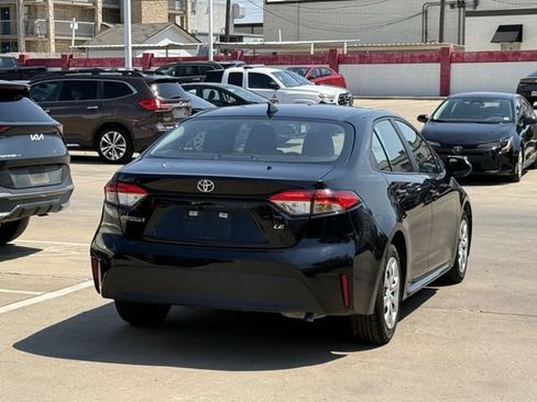 Used 2025 Toyota Corolla LE FWD image 6