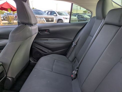 Used 2022 Toyota Corolla LE image 17