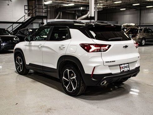 Used 2023 Chevrolet TrailBlazer RS w/ Sun and Liftgate Package image 4