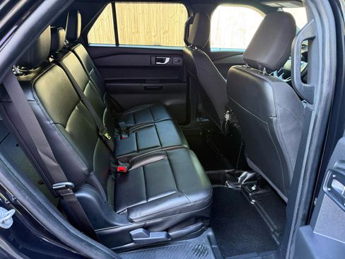 Used 2022 Ford Explorer 4WD Police Interceptor image 12