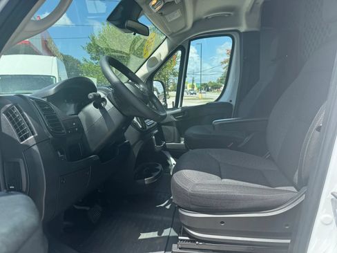 Used 2025 RAM ProMaster 2500 w/ U-Haul Equipment Group FWD image 24