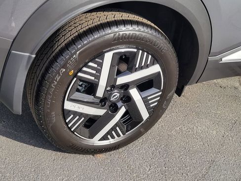 New 2026 Nissan Kicks SV w/ SV Premium Package image 3