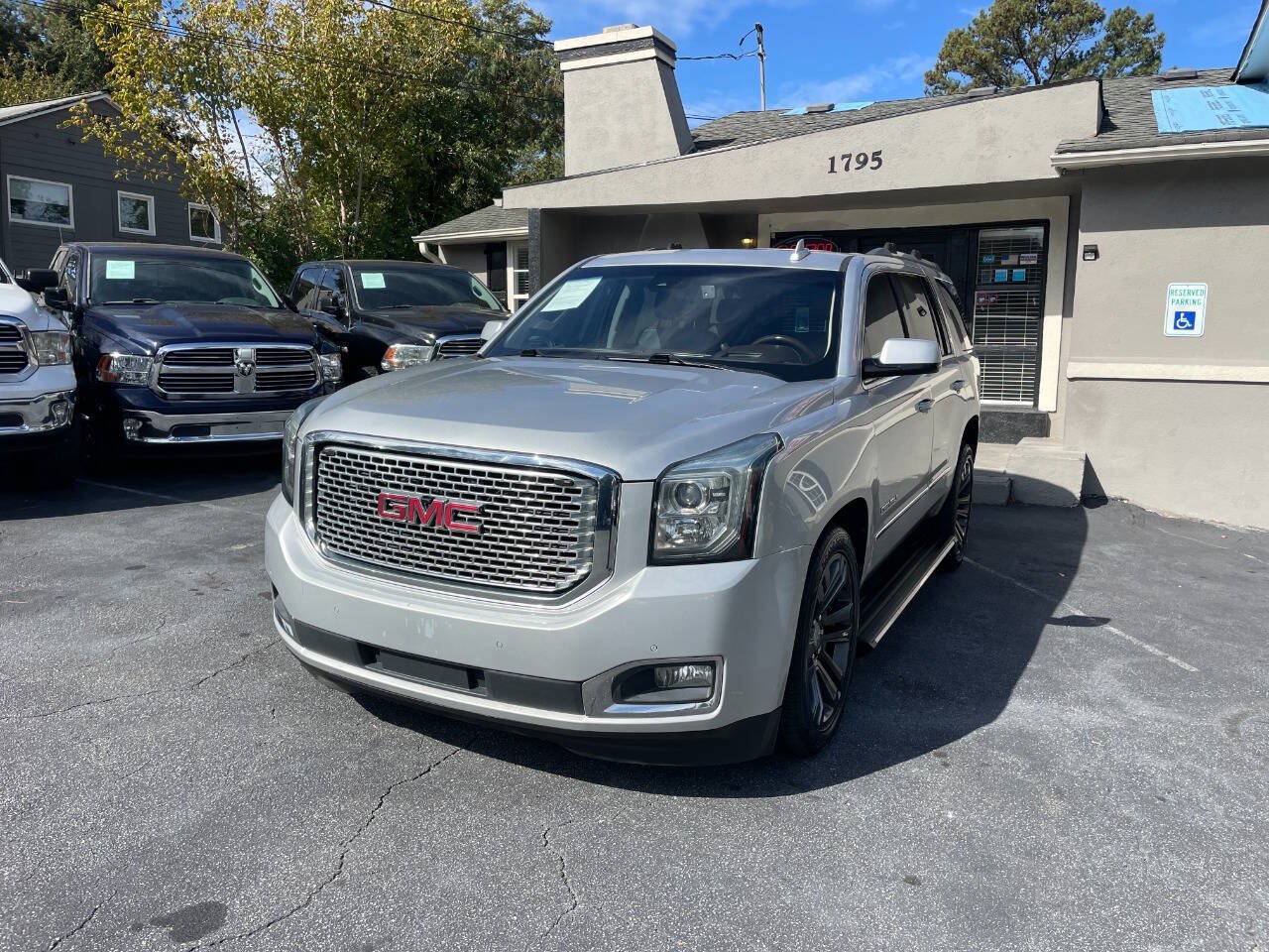 Used 2017 GMC Yukon Denali w/ Open Road Package AWD/4WD image 2