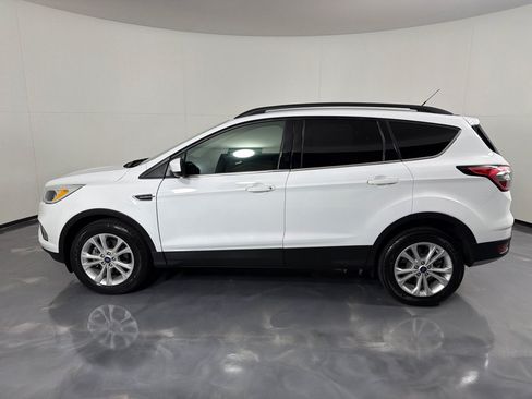 Used 2018 Ford Escape SE FWD image 8