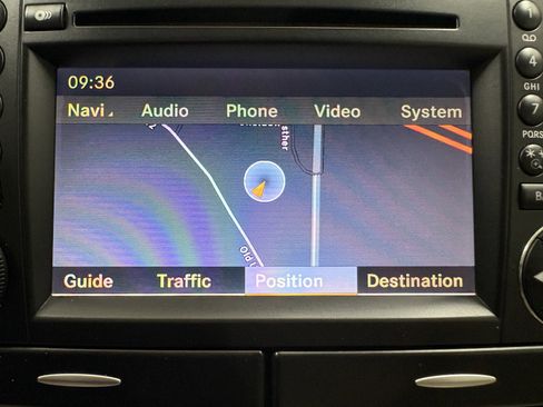 Used 2011 Mercedes-Benz SL 550 image 21