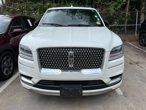 Used 2021 Lincoln Navigator Reserve w/ Luxury Package AWD/4WD image 2