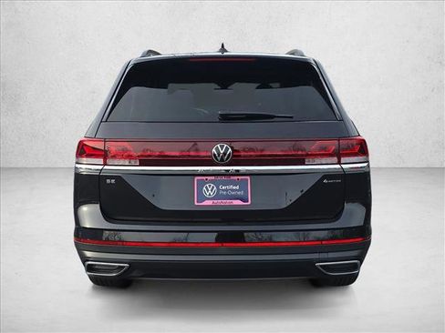Certified 2025 Volkswagen Atlas SE image 4