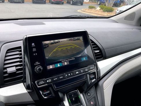 Used 2018 Honda Odyssey EX image 11