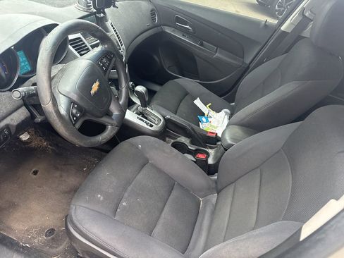 Used 2016 Chevrolet Cruze LT w/ Technology Package FWD image 13