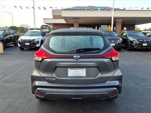 New 2025 Nissan Kicks Play S image 4
