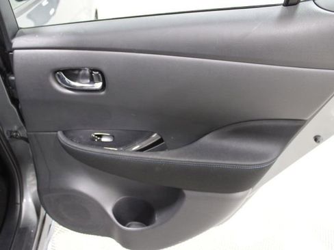 Used 2020 Nissan Leaf SV w/ SV Technology Package image 25