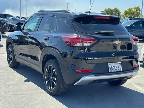 Used 2023 Chevrolet TrailBlazer LT w/ Convenience Package FWD image 3