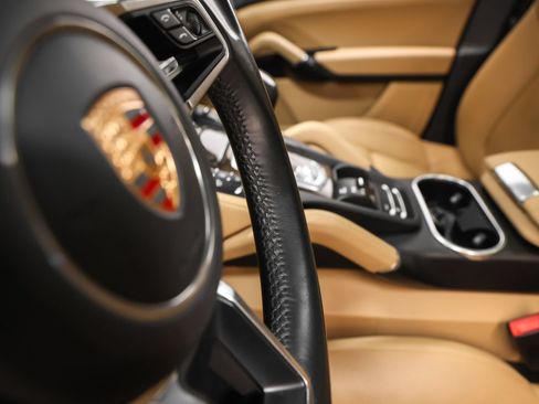 Certified 2015 Porsche Cayenne Diesel AWD/4WD image 32