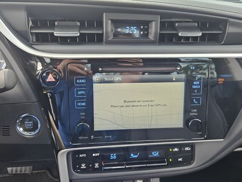 Certified 2018 Toyota Corolla XLE FWD image 18