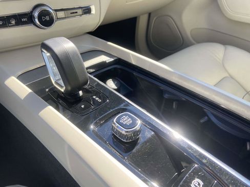 Certified 2023 Volvo XC60 B5 Plus w/ Climate Package image 29