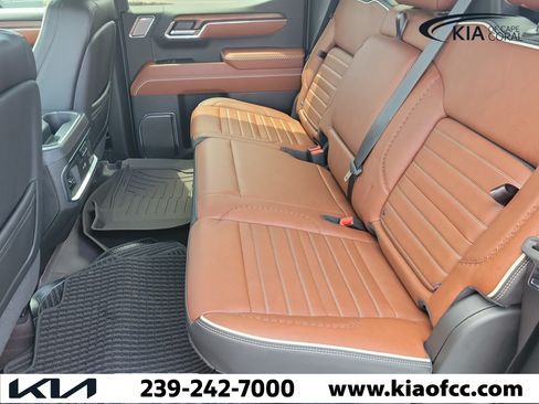 Used 2024 GMC Sierra 1500 Denali Ultimate AWD/4WD image 12